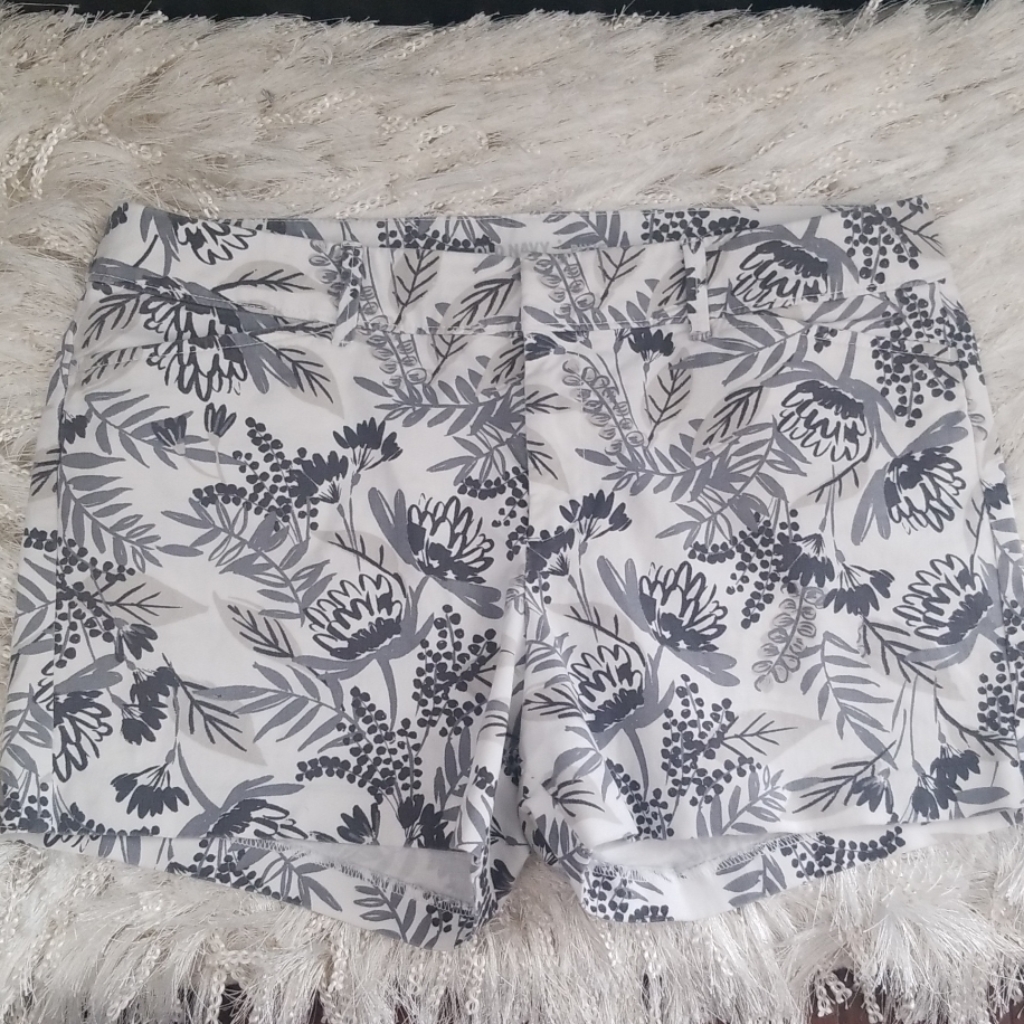 Old Navy Shorts Pixie